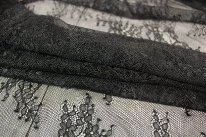 Tissu dentelle - motif fleuri - noir - photo 2/5 | So Tissus