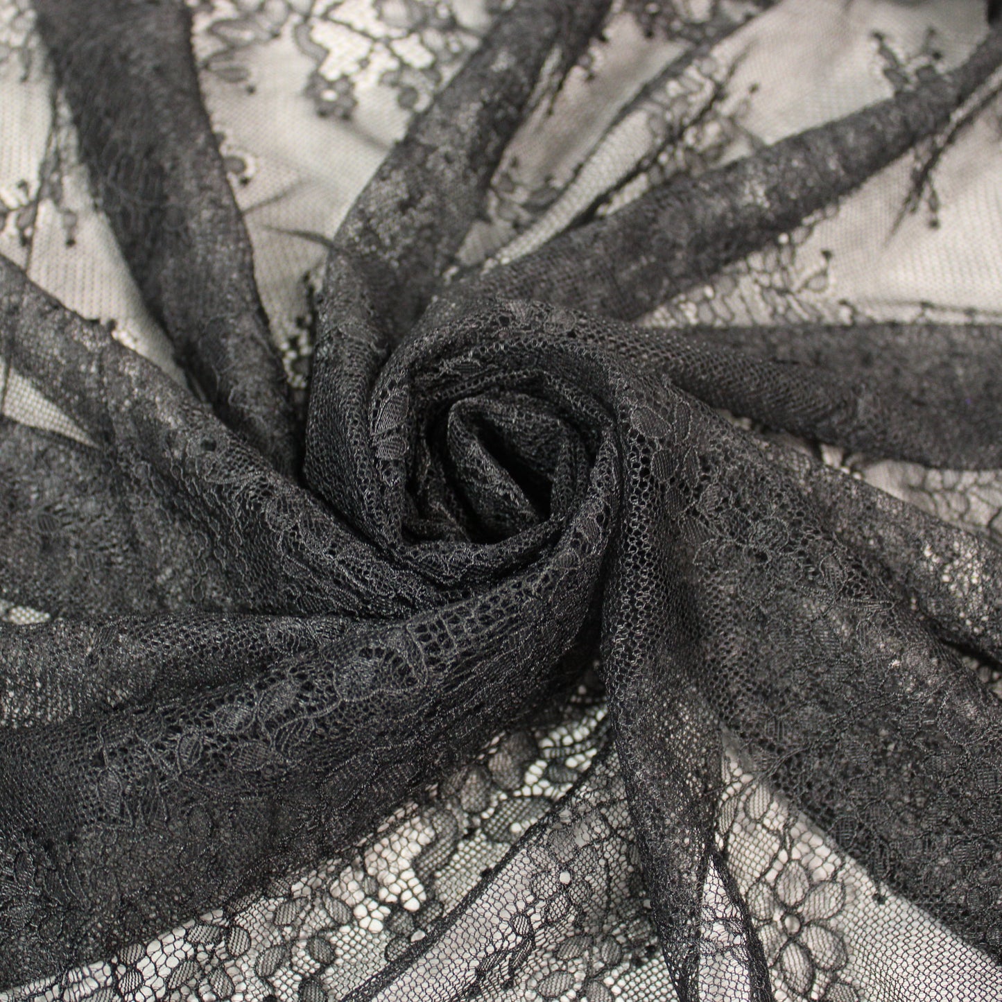 Tissu dentelle - motif fleuri - noir - photo 1/5 | So Tissus