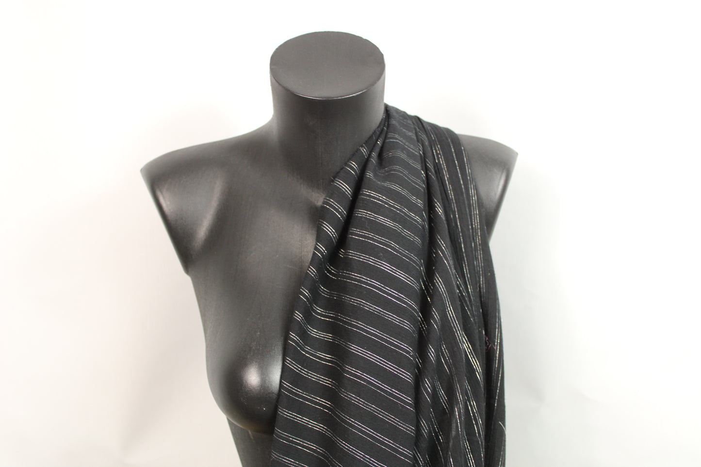 Tissu gaze de coton - à rayure - noir et argenté - photo 3/4 | So Tissus