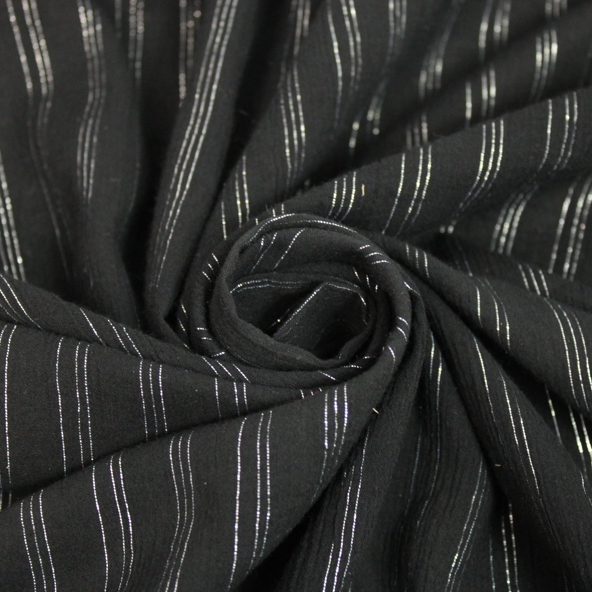 Tissu gaze de coton - à rayure - noir et argenté - photo 1/4 | So Tissus