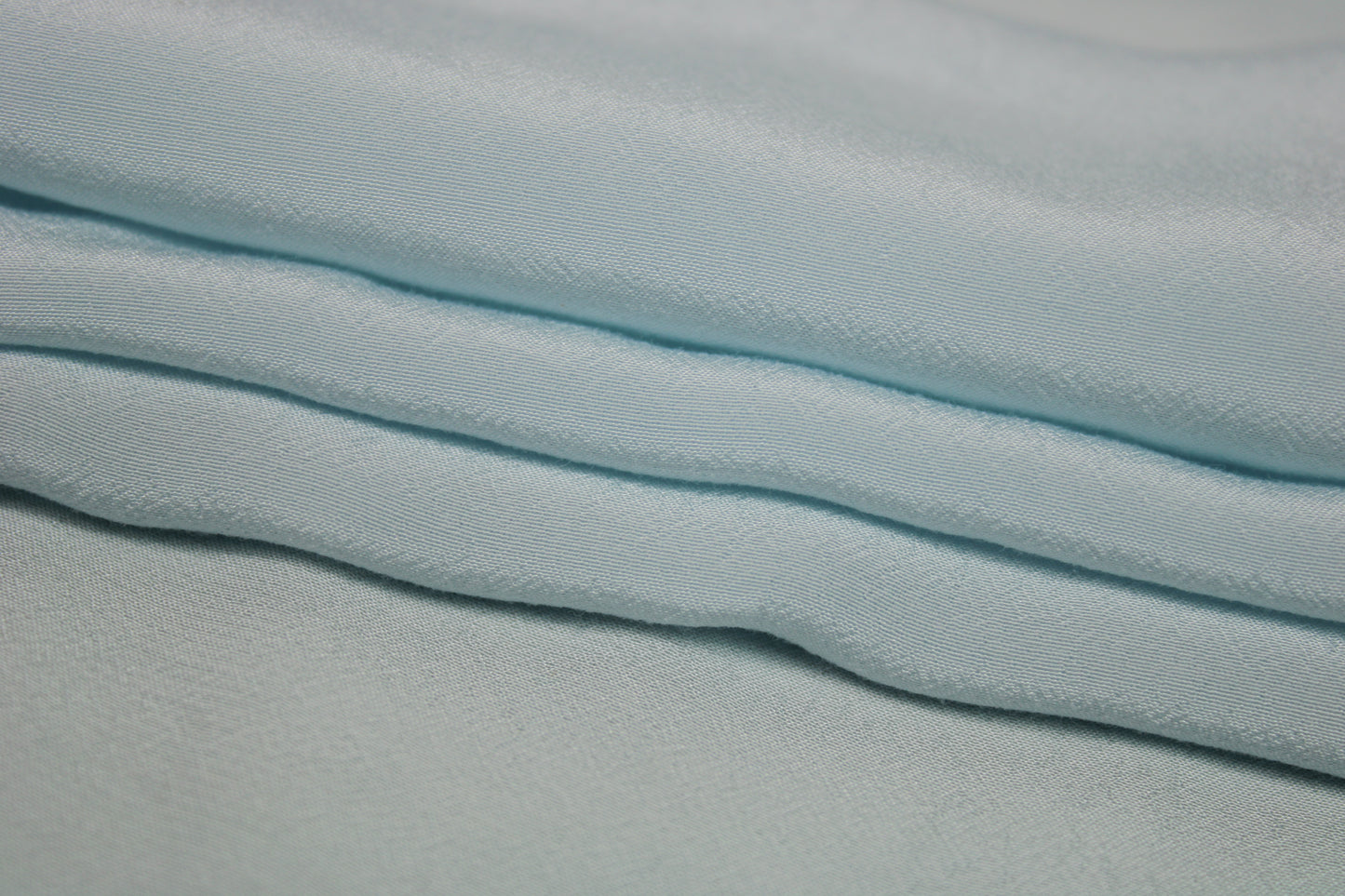 Tissu crêpe viscose - bleu ciel - photo 2/4 | So Tissus