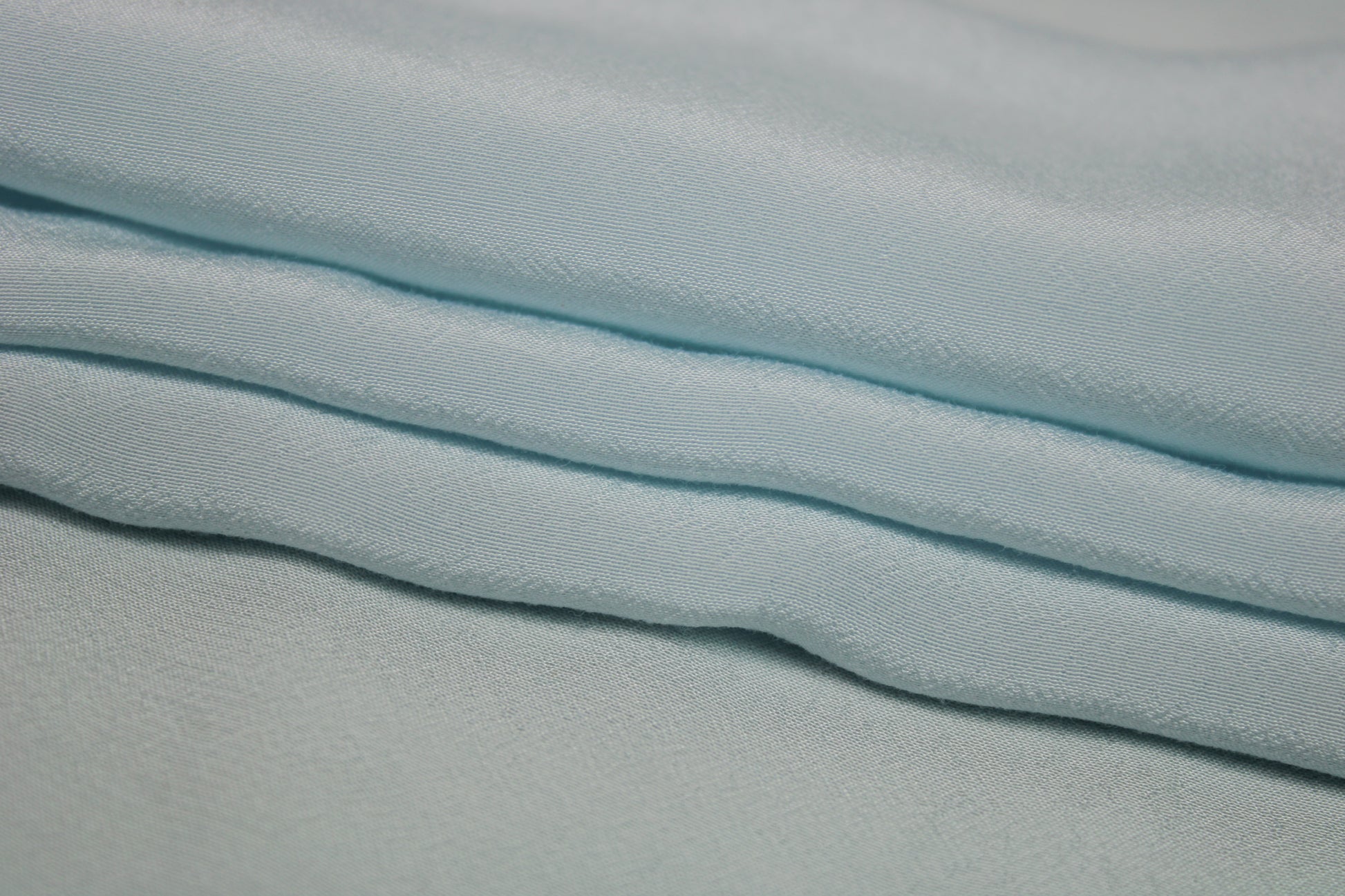 Tissu crêpe viscose - bleu ciel - photo 2/4 | So Tissus
