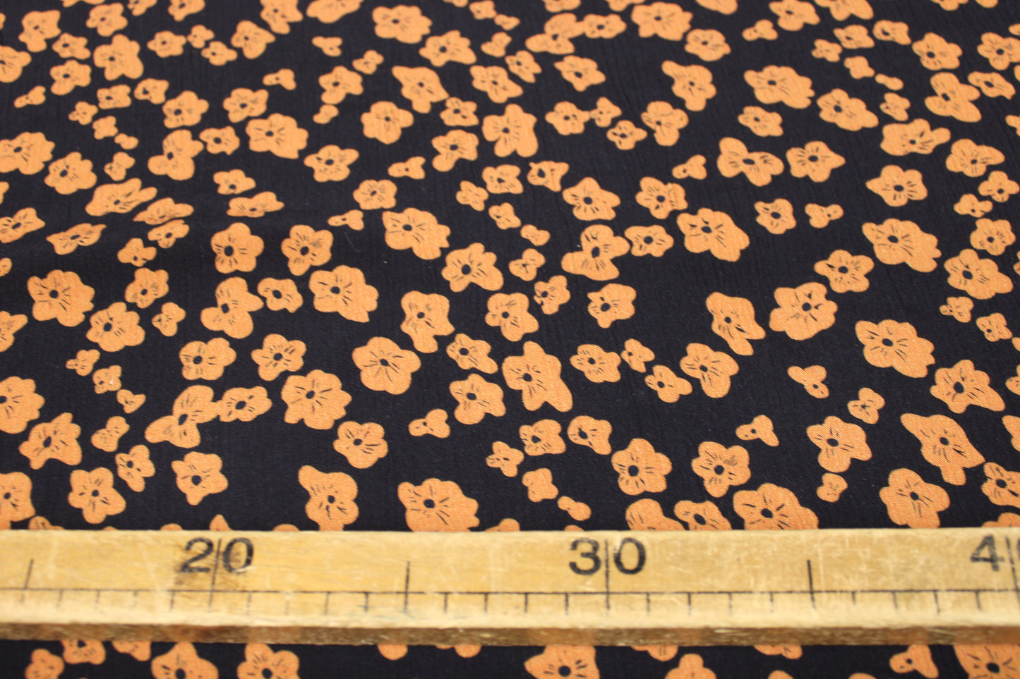 Tissu crêpe viscose - imprimé fleuri - ton orangé - photo 5/5 | So Tissus