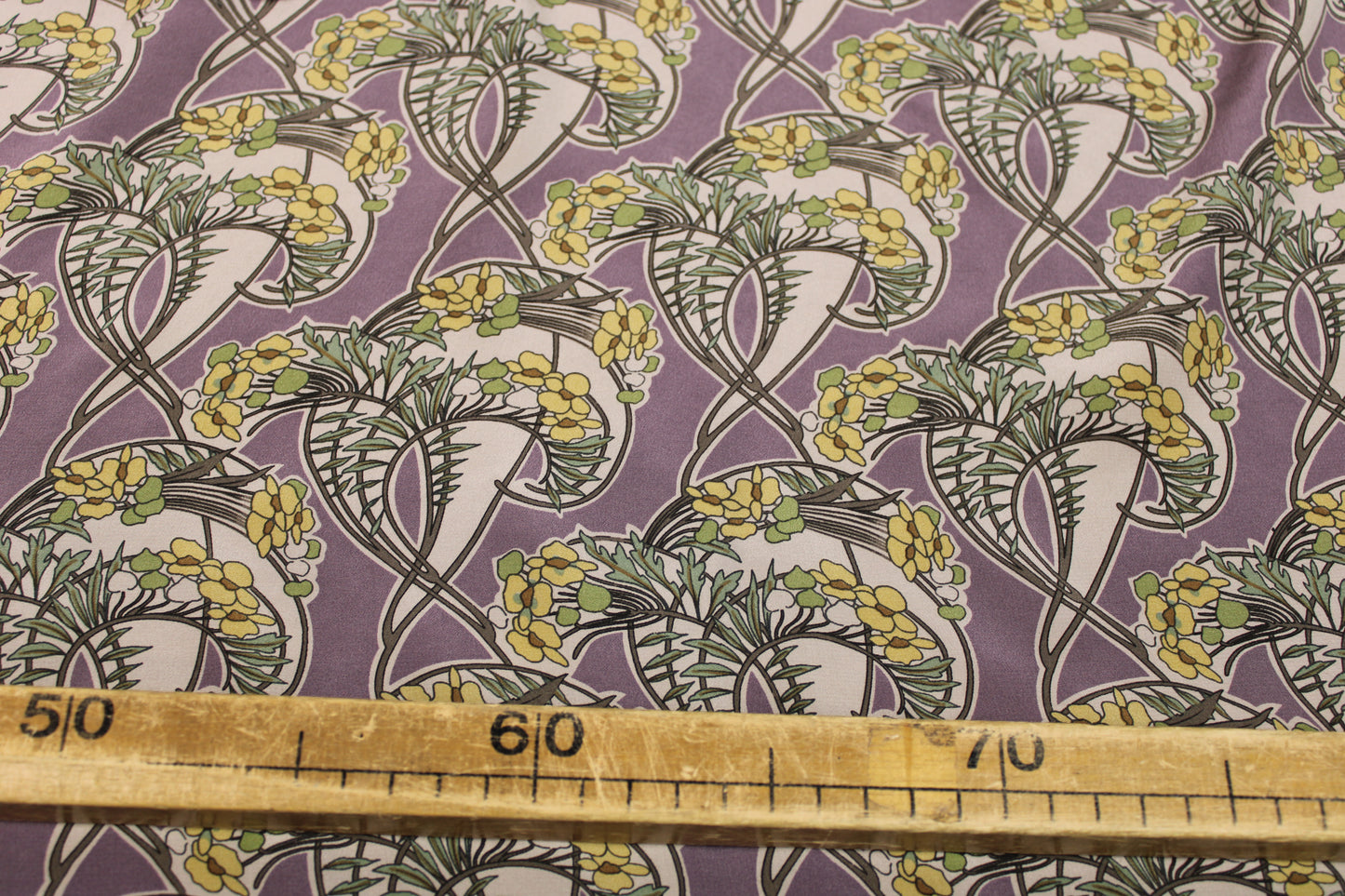 Tissu crêpe de chine 100% soie - imprimé fleuri - ton parme - photo 5/5 | So Tissus