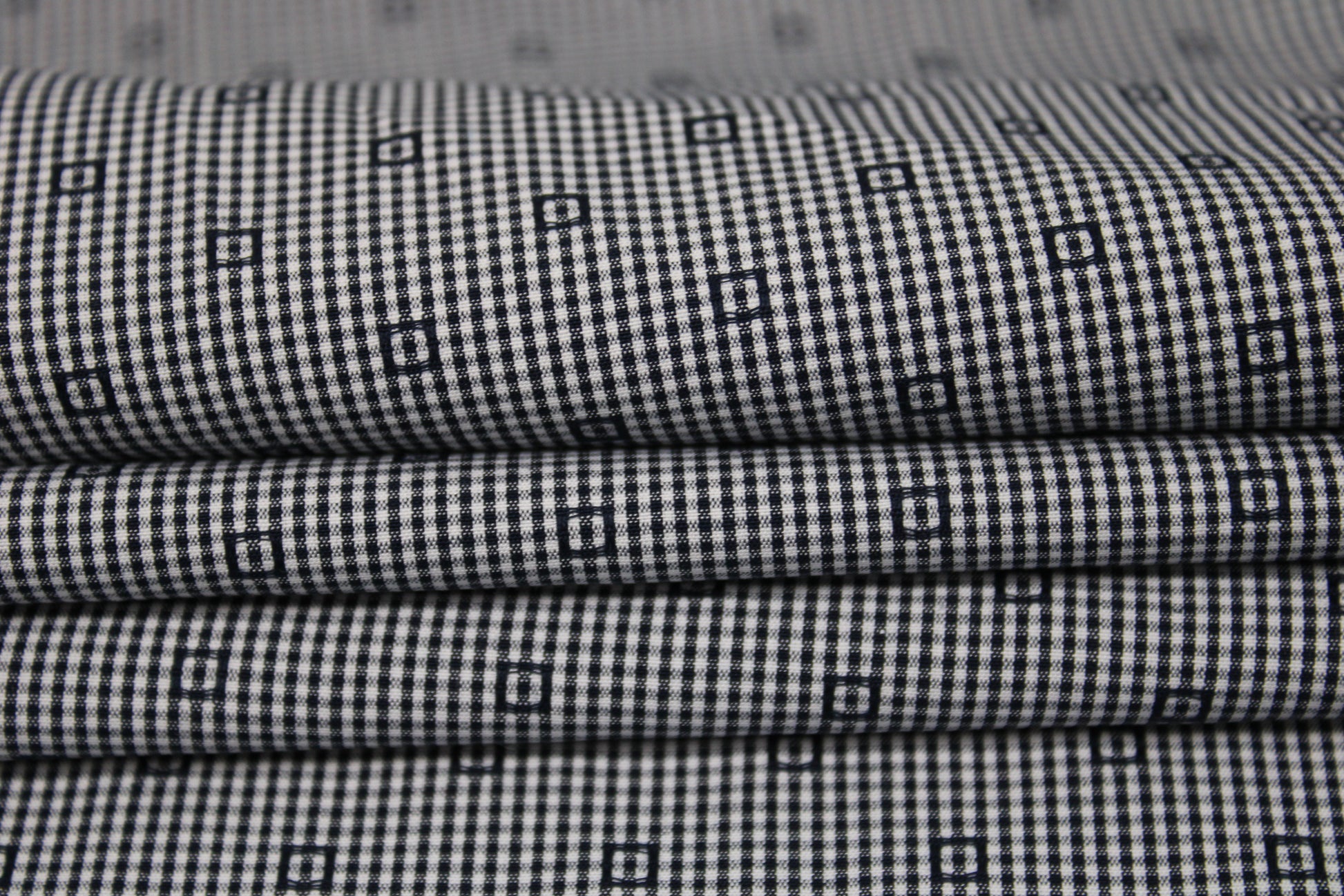 Tissu popeline de coton - à petits carreaux - bleu marine et blanc - photo 2/5 | So Tissus