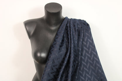 Tissu brocart - motif chevron - bleu marine - photo 3/4 | So Tissus