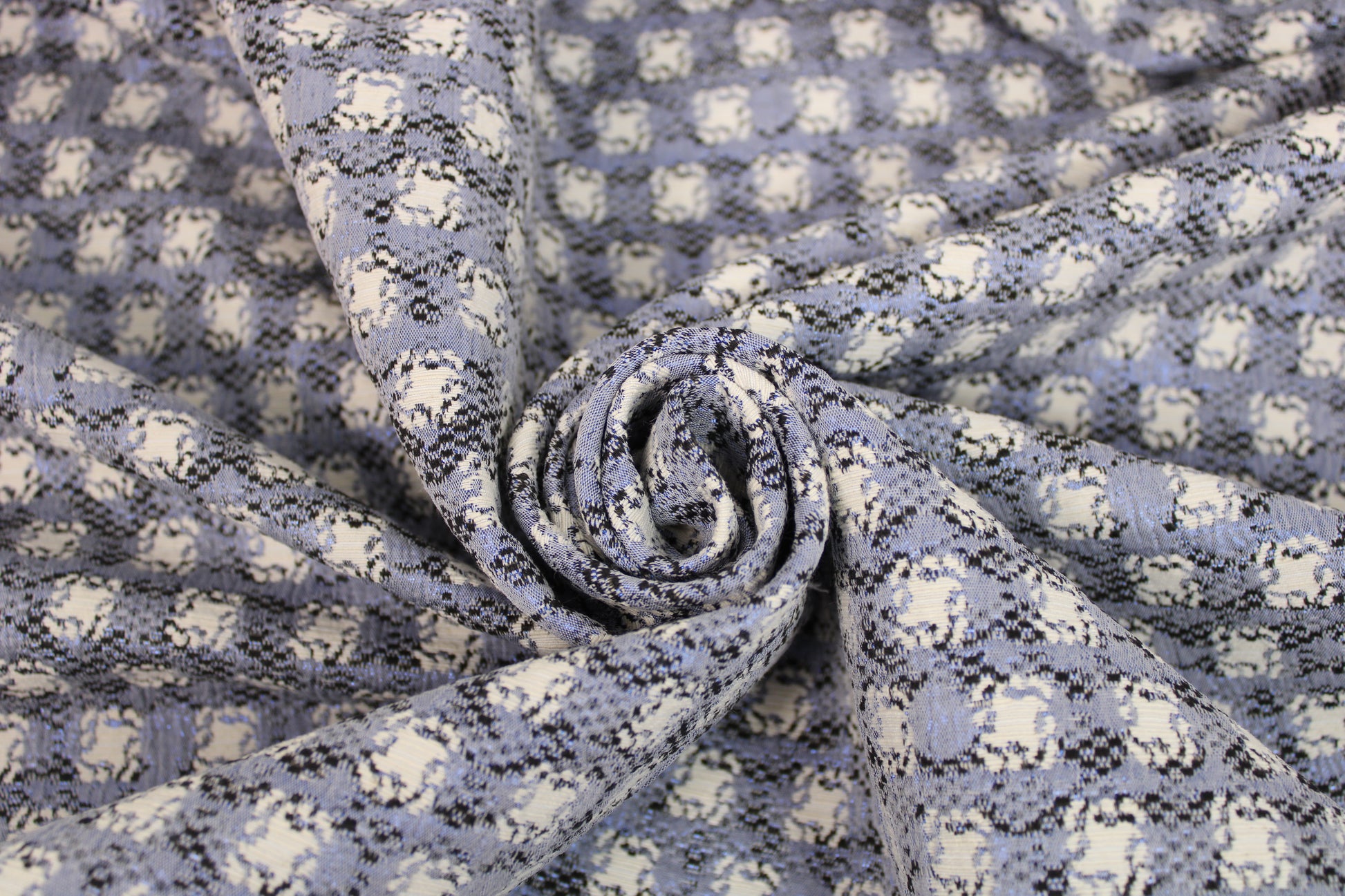 Tissu brocart double face - écru, noir et bleu - photo 2/8 | So Tissus