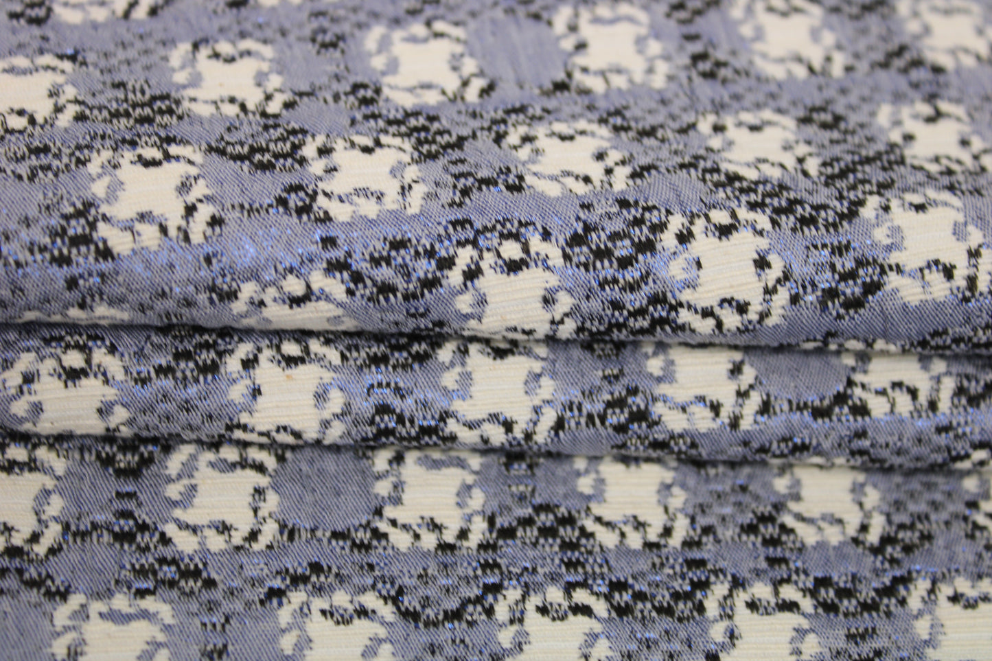 Tissu brocart double face - écru, noir et bleu - photo 4/8 | So Tissus