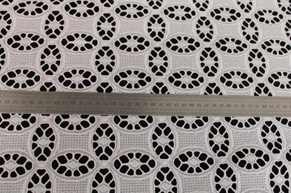 Tela bordado inglesa - blanco