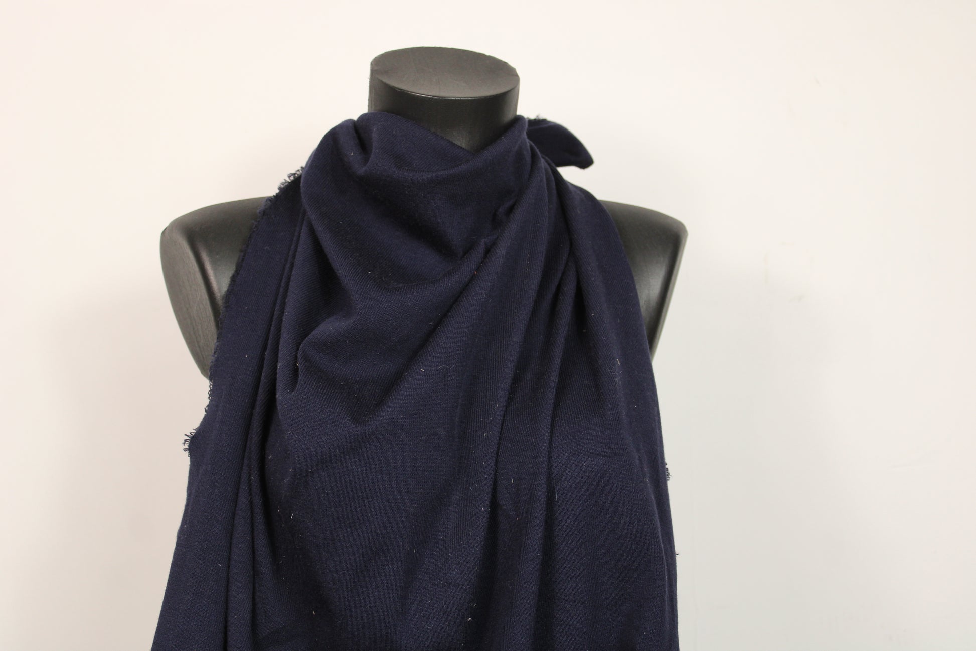 Tissu maille côtelé - bleu marine - photo 4/4 | So Tissus