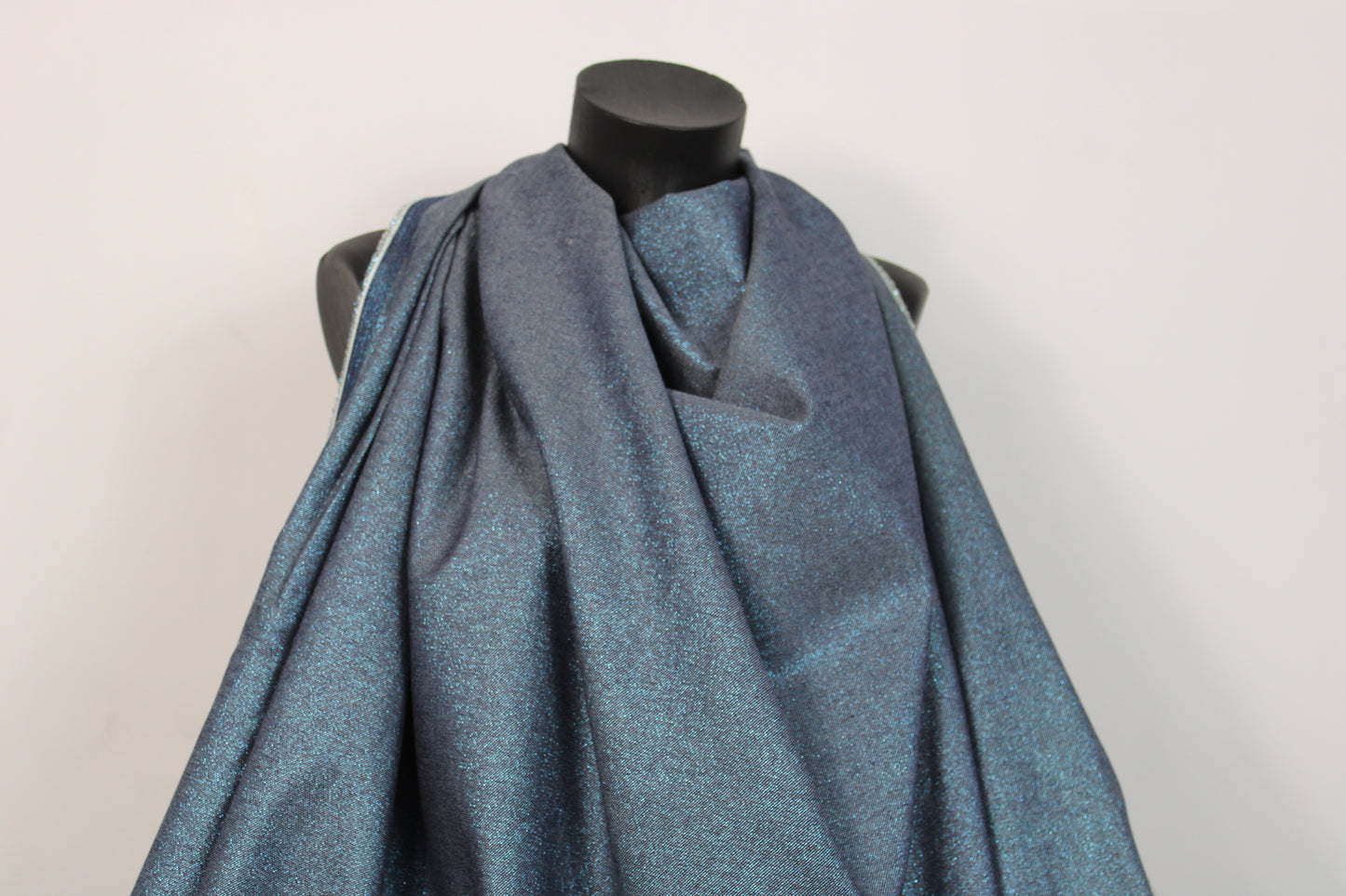 Tissu denim irisé - bleu ciel - photo 4/4 | So Tissus