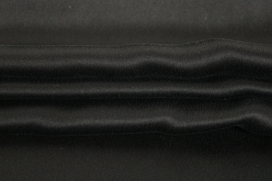 Tissu satin de soie lavé - noir