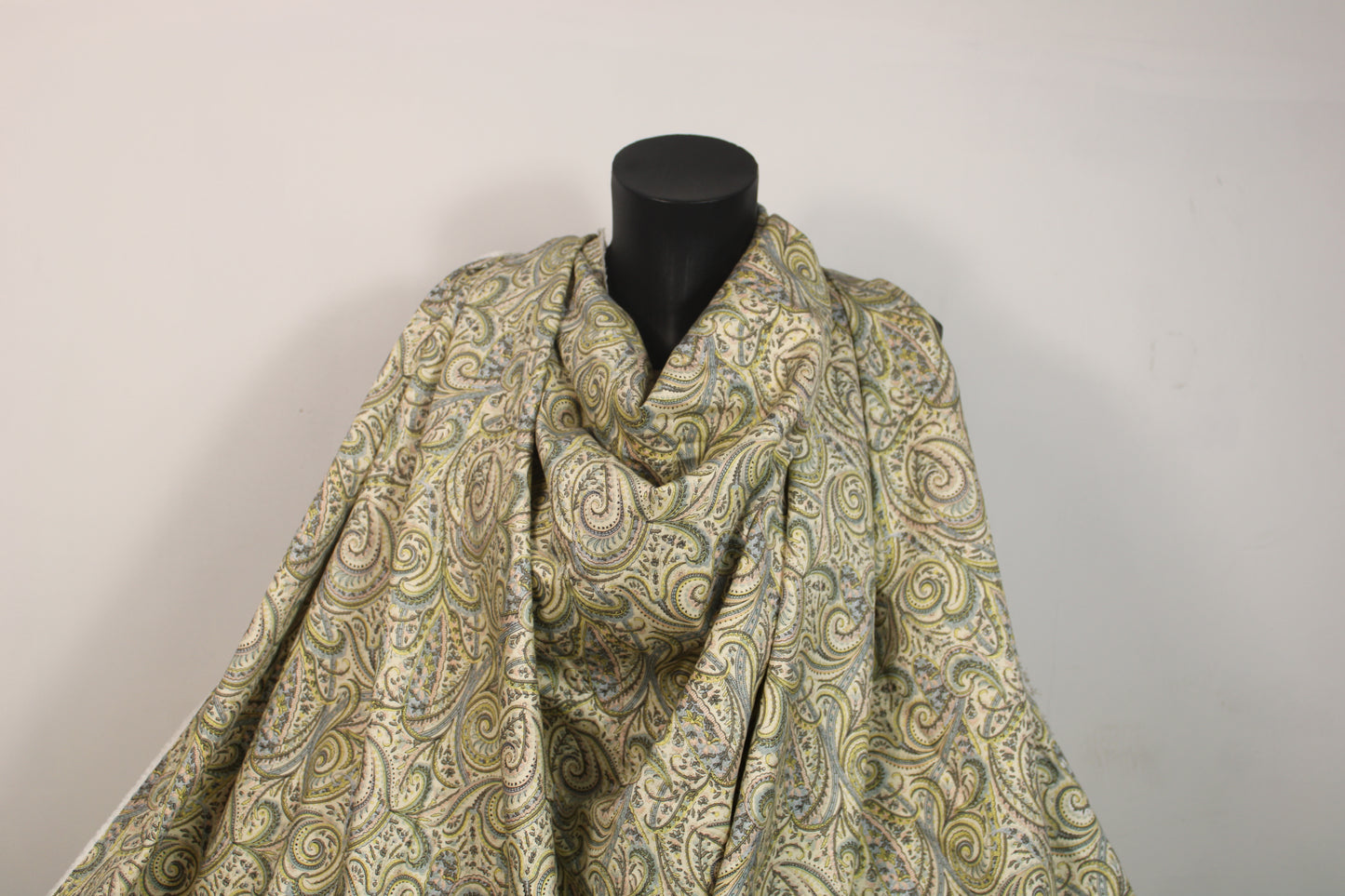 Tissu gabardine de coton - imprimé cachemire - photo 4/5 | So Tissus