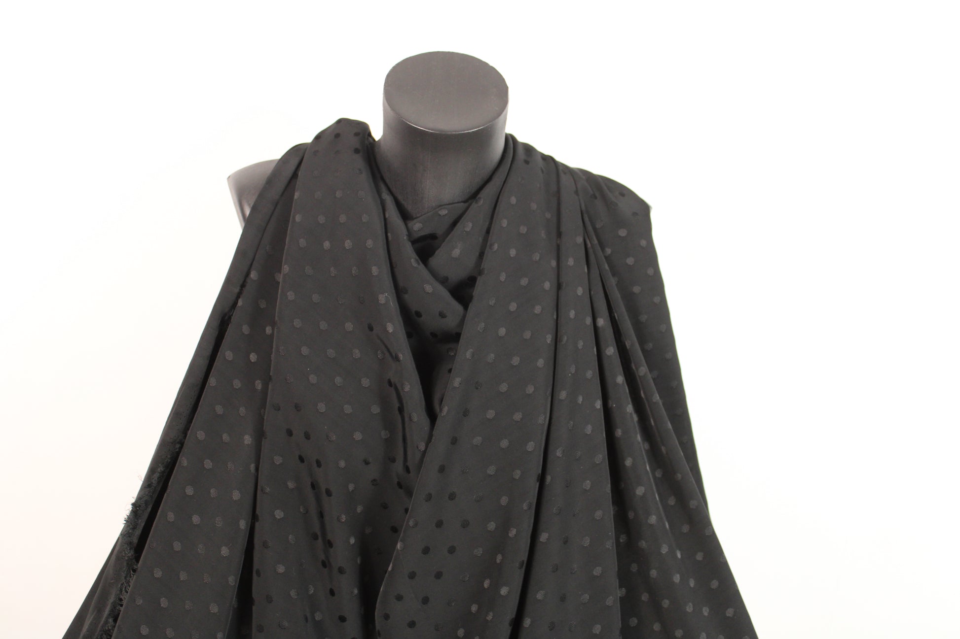 Tissu crêpe viscose - à pois - noir - photo 4/5 | So Tissus