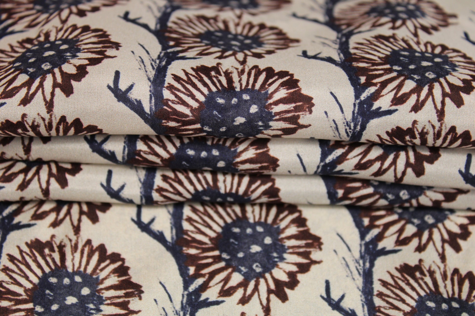 Tissu soie plume - imprimé tournesol abstrait - photo 2/5 | So Tissus