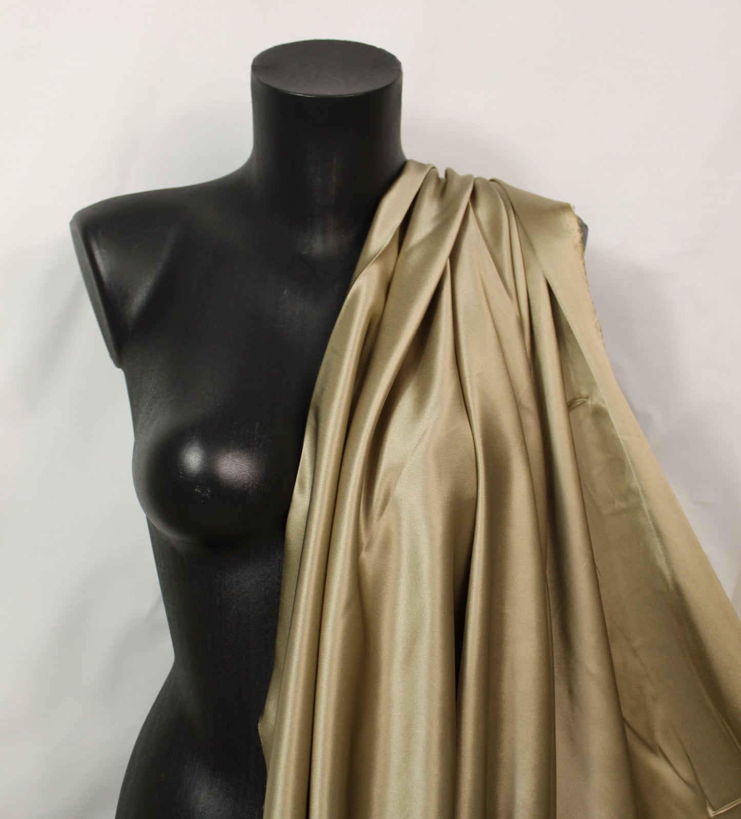 Tissu satin de soie - greige - photo 3/4 | So Tissus