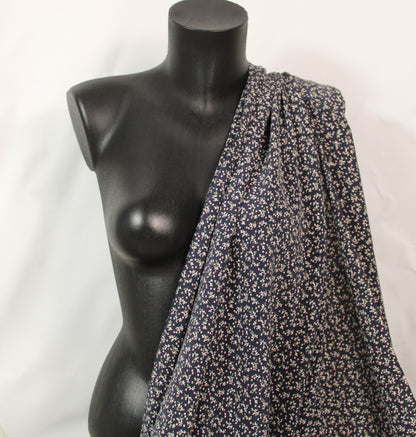 Tissu crêpe de soie lavé - imprimé fleuri - ton bleu marine - photo 4/5 | So Tissus