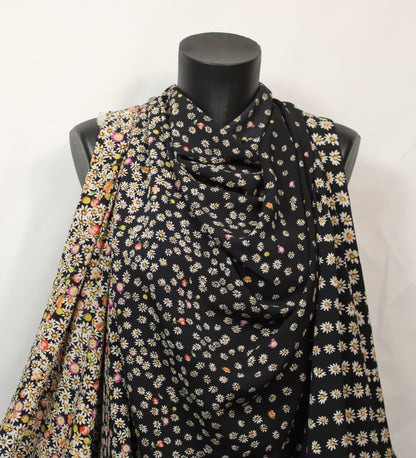 Tissu crêpe - imprimé marguerite - noir et multicolore - photo 4/5 | So Tissus