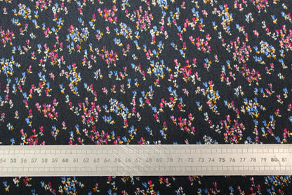 Tissu crêpon de soie - petite fleurs - ton bleu marine - photo 5/5 | So Tissus