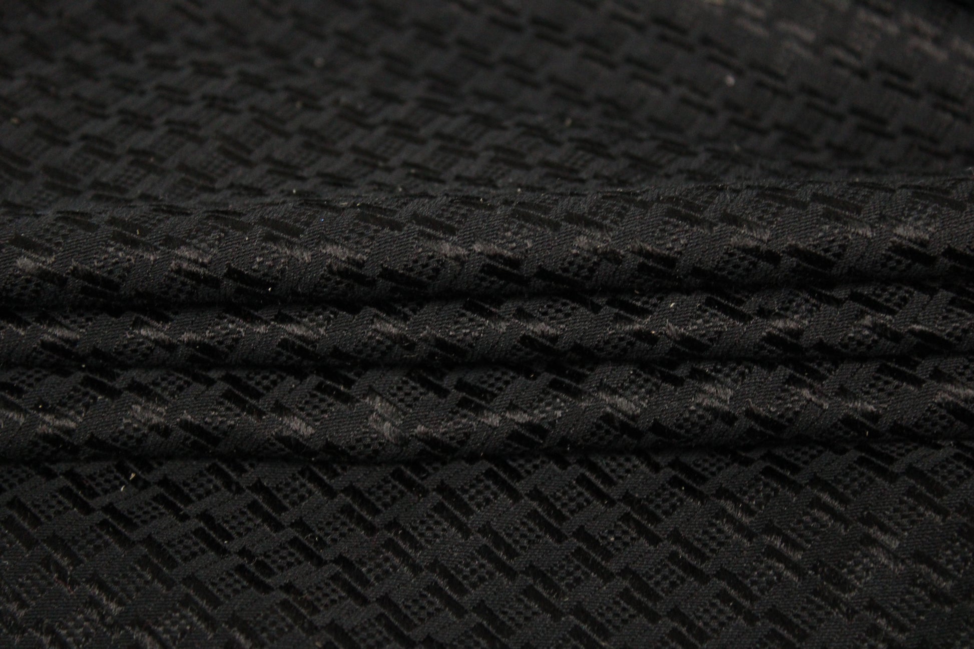 Tissu jacquard coton et soie - motif géométrique - noir - photo 2/4 | So Tissus