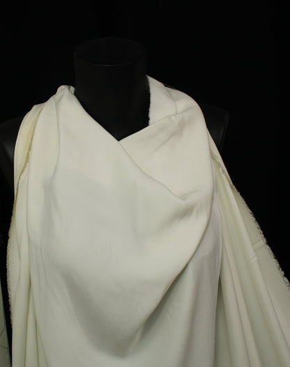Tissu crêpe envers satin stretch - blanc cassé - photo 4/4 | So Tissus