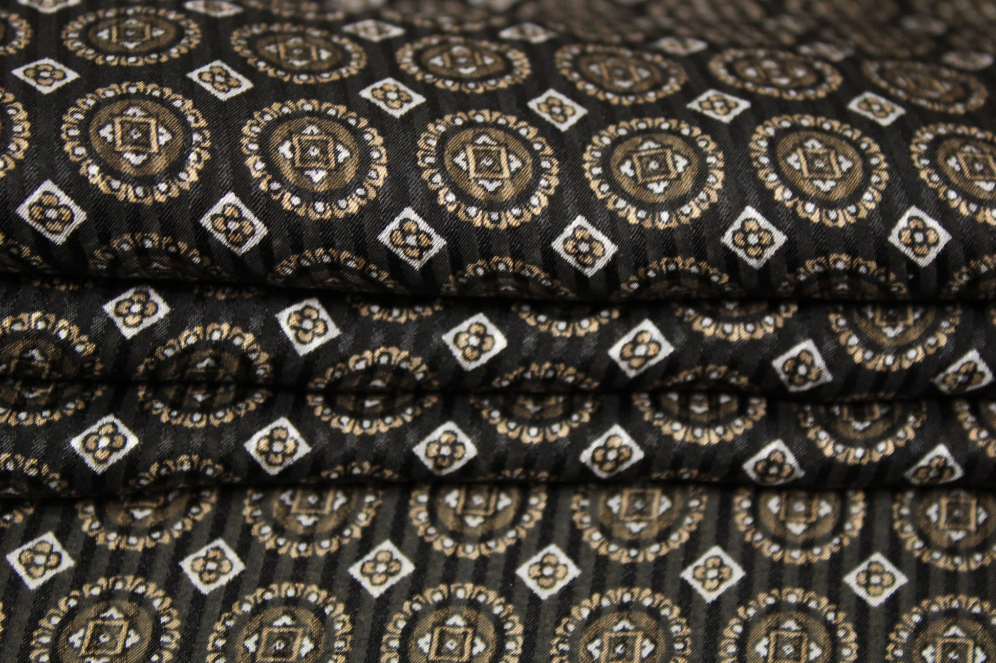 Tissu mousseline de soie - à rayures et motif baroque - ton noir - photo 2/4 | So Tissus