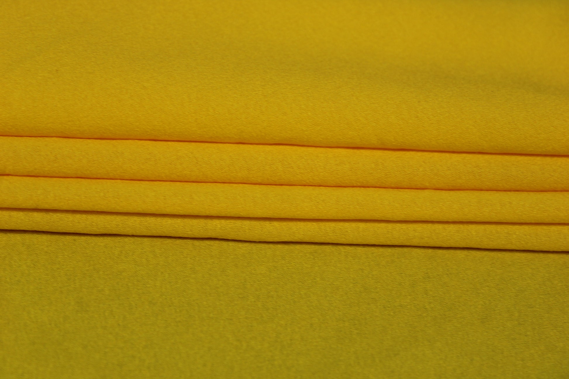 Tissu crêpe - jaune - photo 2/4 | So Tissus