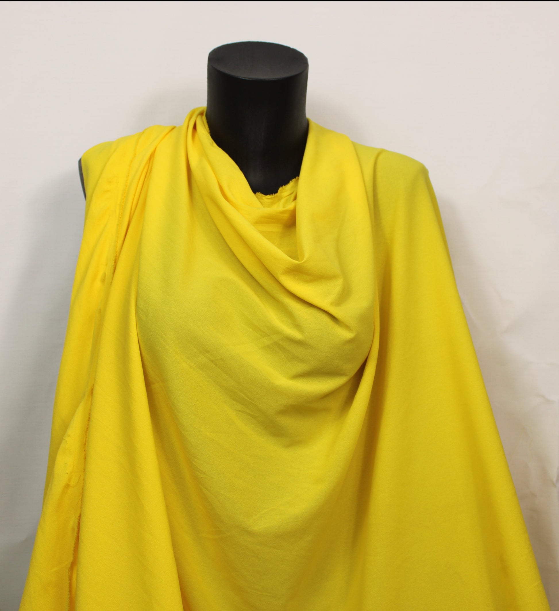 Tissu crêpe - jaune - photo 4/4 | So Tissus