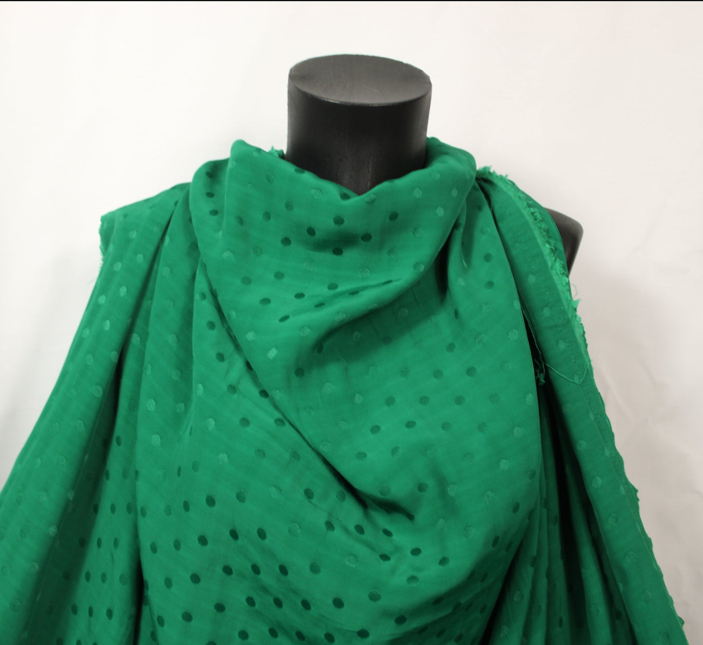 Tissu crêpe viscose - à pois - vert prairie - photo 4/5 | So Tissus