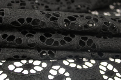 Tissu broderie anglaise - noir - photo 2/5 | So Tissus
