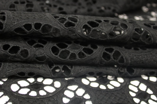 Tissu broderie anglaise - noir - photo 2/5 | So Tissus