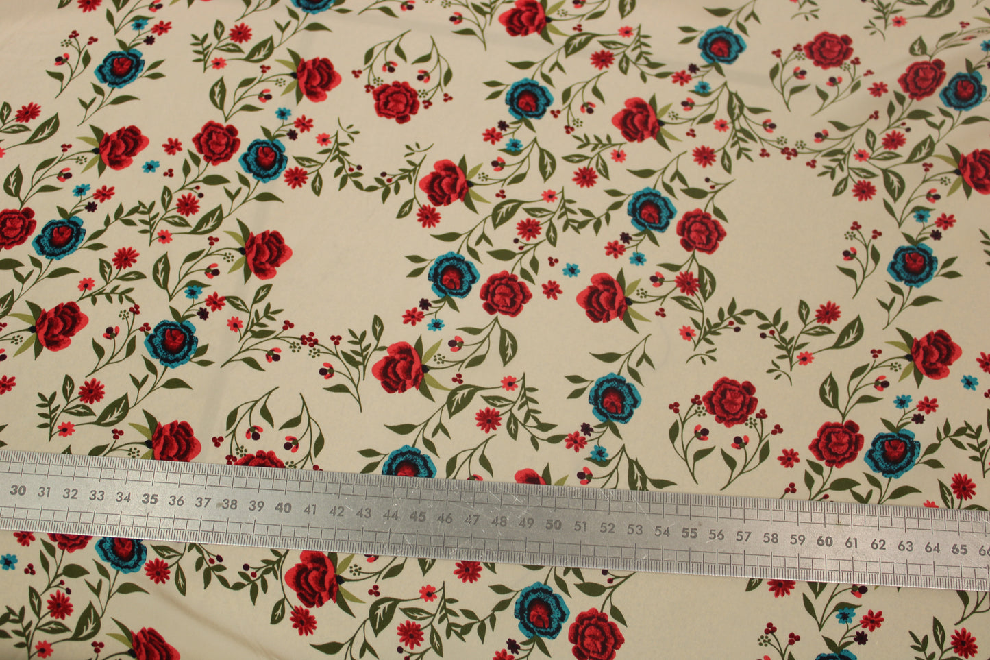 Tissu viscose - imprimé fleuri - ton nude - photo 5/5 | So Tissus