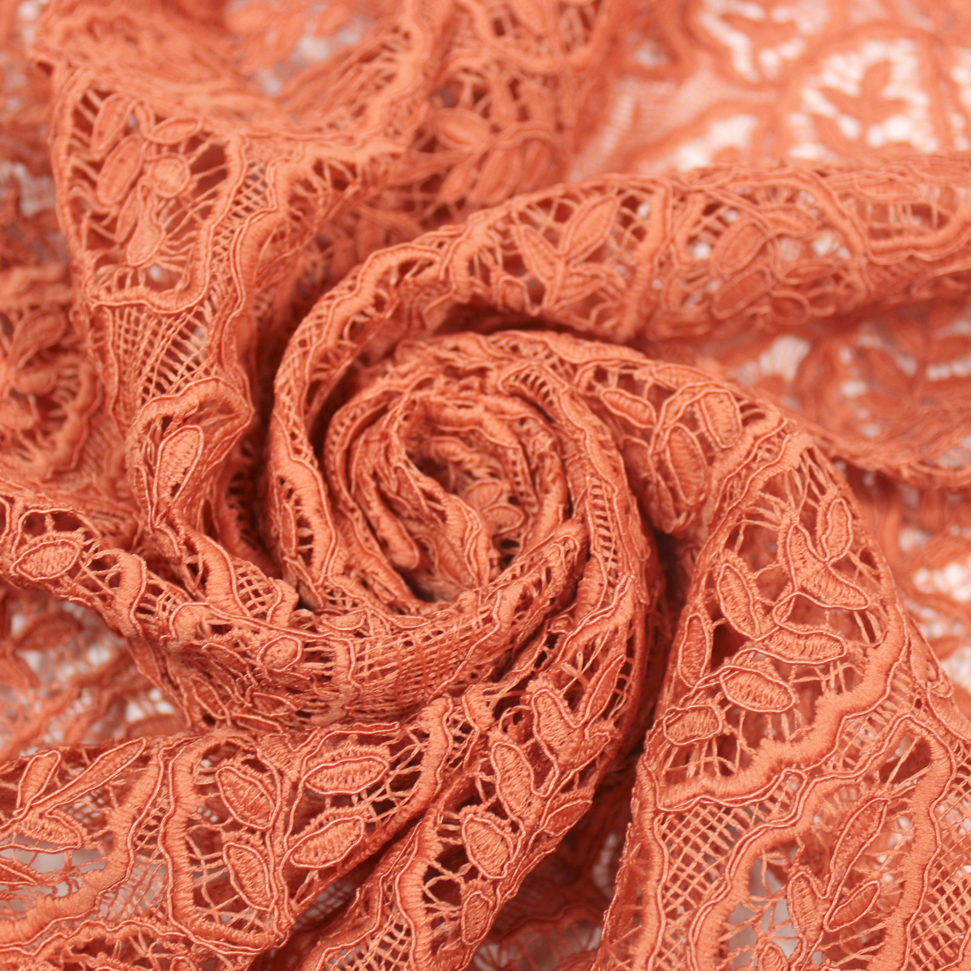 Tissu guipure - motif feuilles - terracotta - photo 1/5 | So Tissus