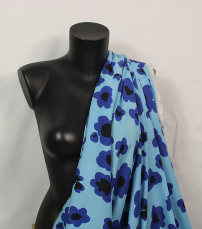 Tissu javanaise de viscose - imprimé fleurs abstraites - ton bleu - photo 3/5 | So Tissus