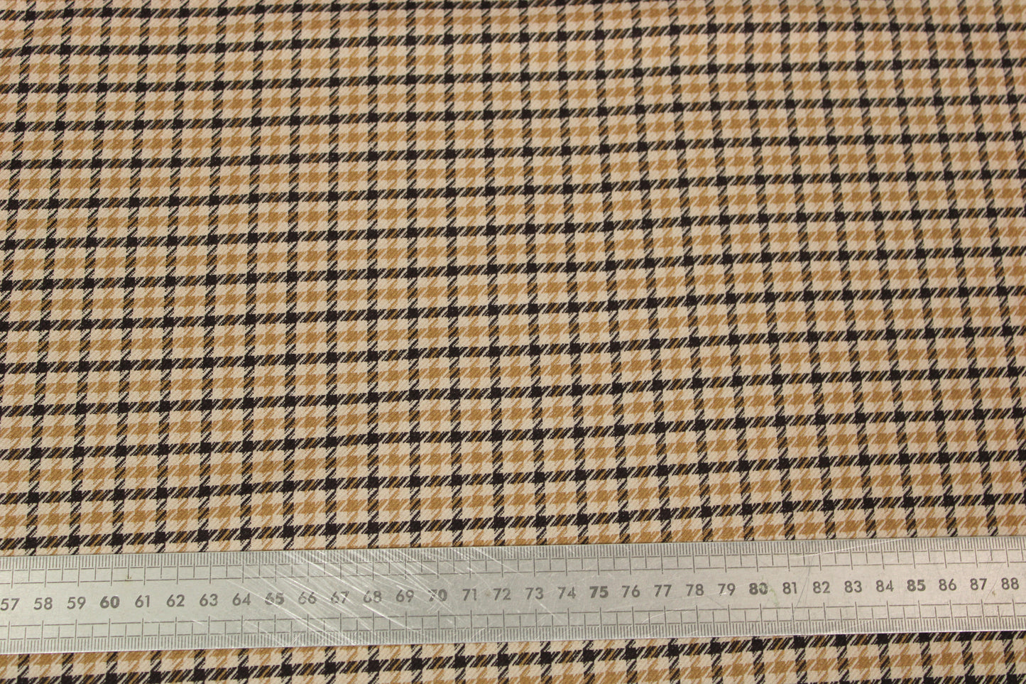 Tissu crêpe de laine stretch laine - pieds de poule - marron et beige clair - photo 5/5 | So Tissus