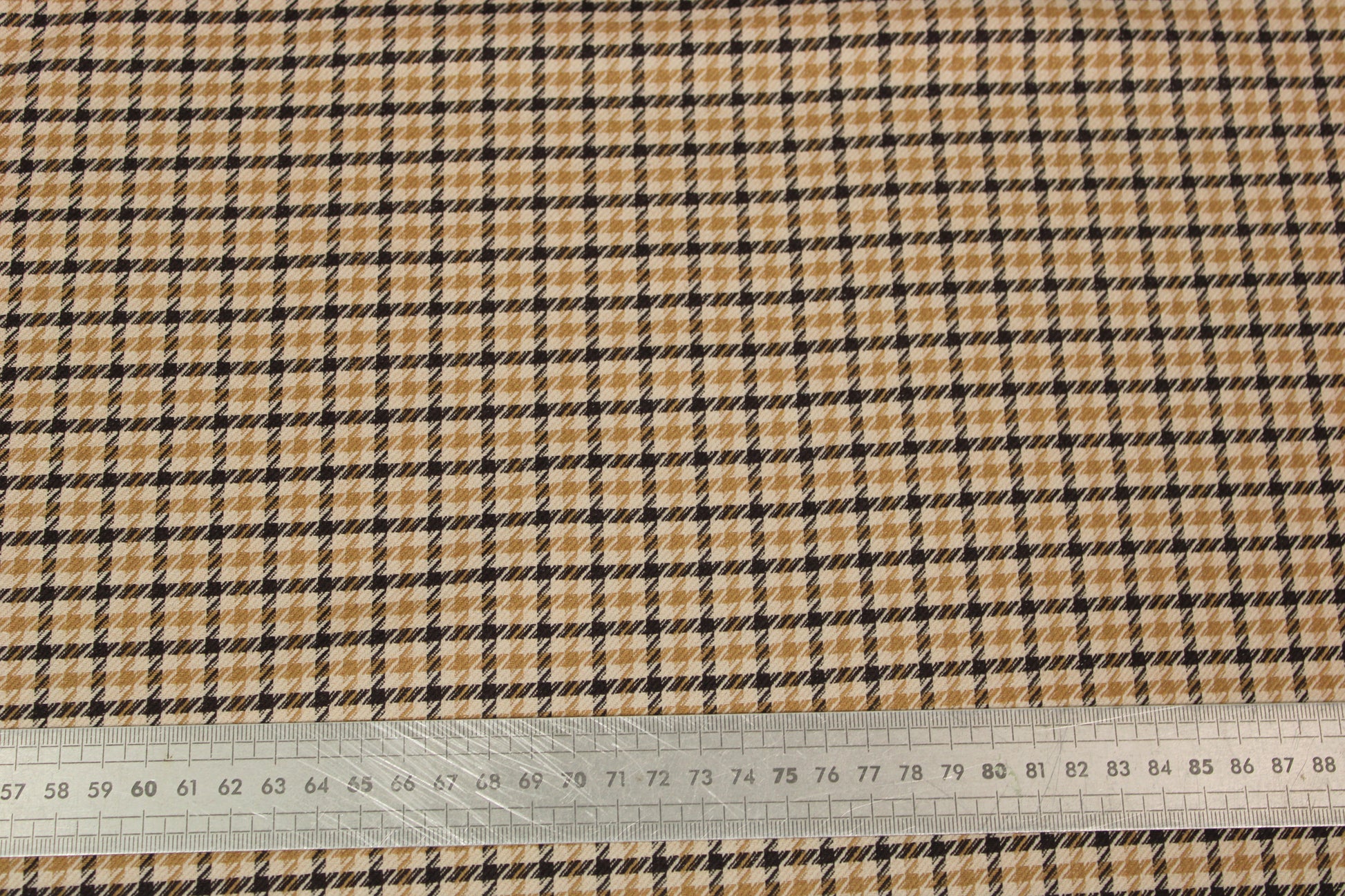 Tissu crêpe de laine stretch laine - pieds de poule - marron et beige clair - photo 5/5 | So Tissus