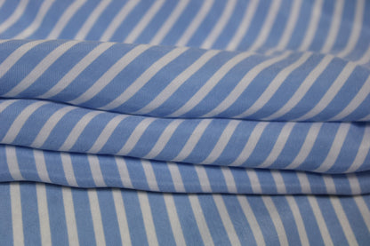 Tissu twill cupro - à rayure - bleu clair et blanche - photo 2/5 | So Tissus