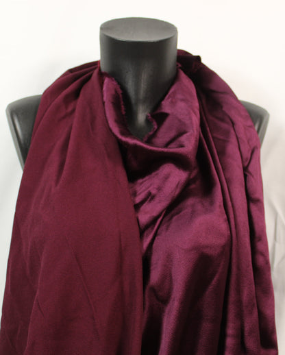 Tissu crêpe envers satin - bordeaux - photo 5/5 | So Tissus