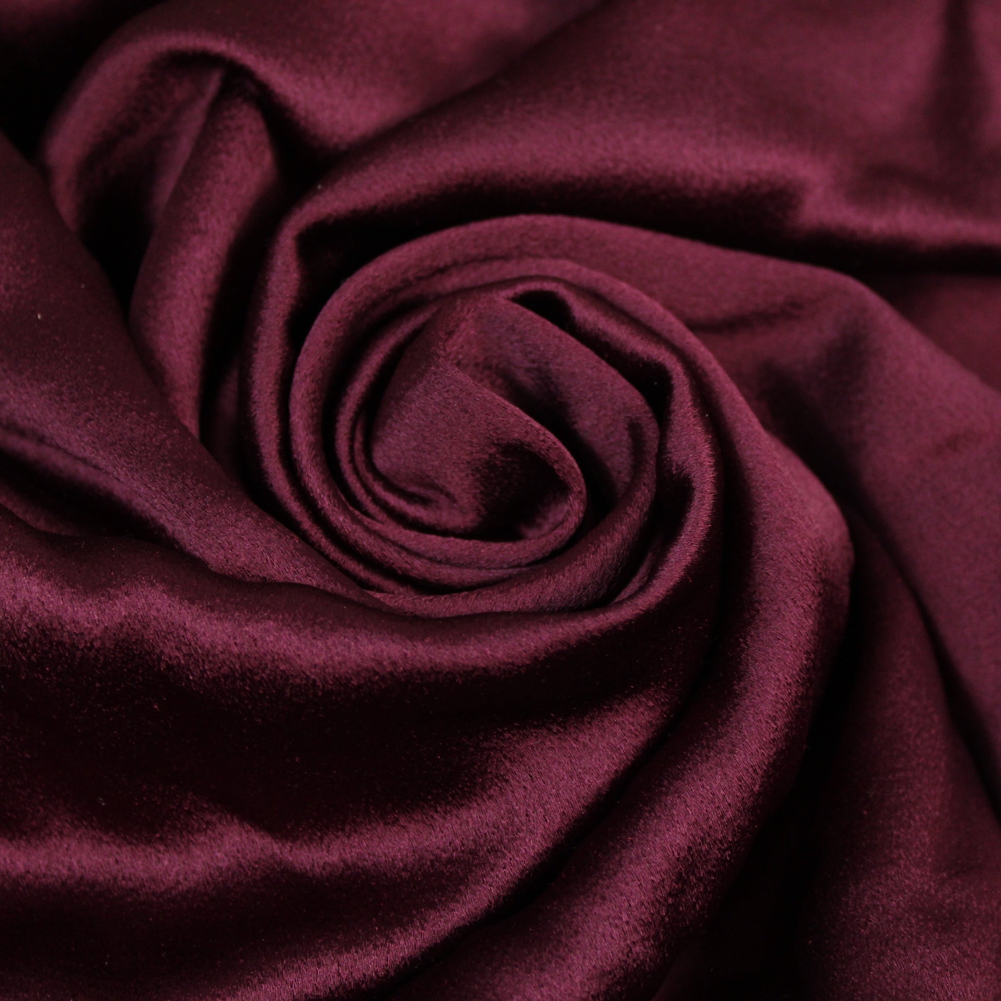 Tissu crêpe envers satin - bordeaux - photo 1/5 | So Tissus