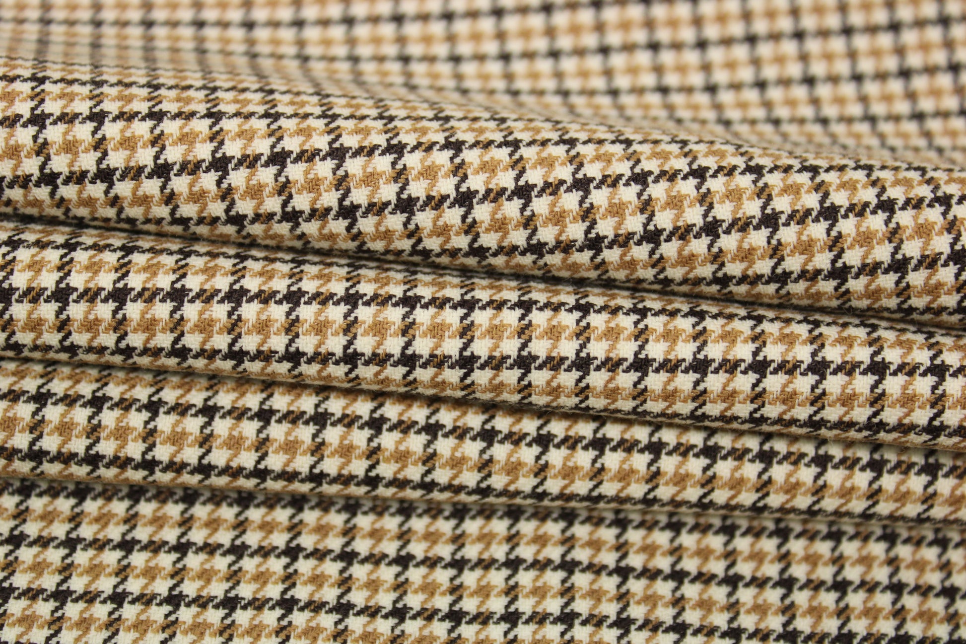 Tissu crêpe de laine stretch laine - pieds de puce - blanc, beige et noir - photo 2/5 | So Tissus