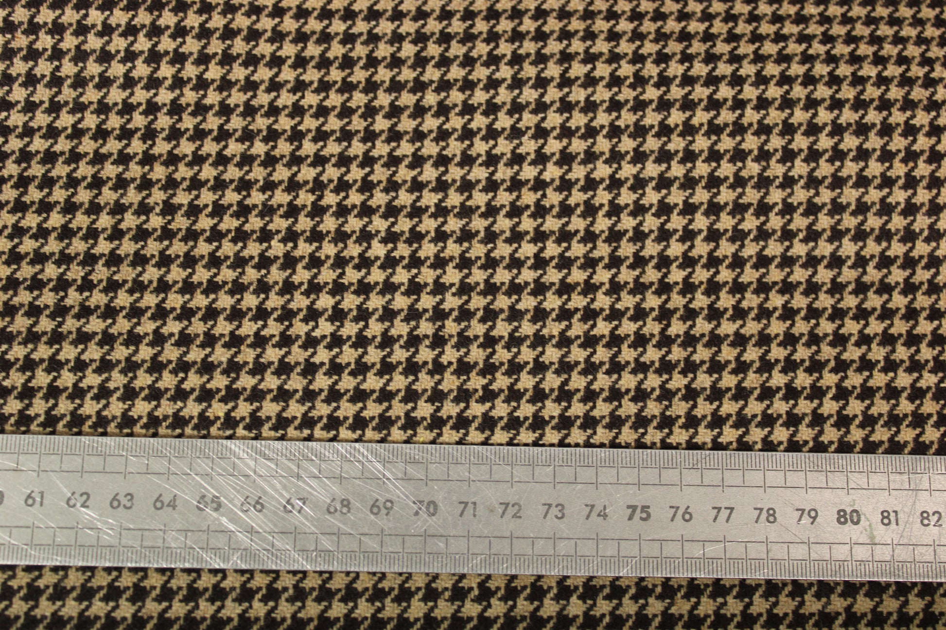 Tissu drap de laine - pieds de poule - beige et marron - photo 5/5 | So Tissus