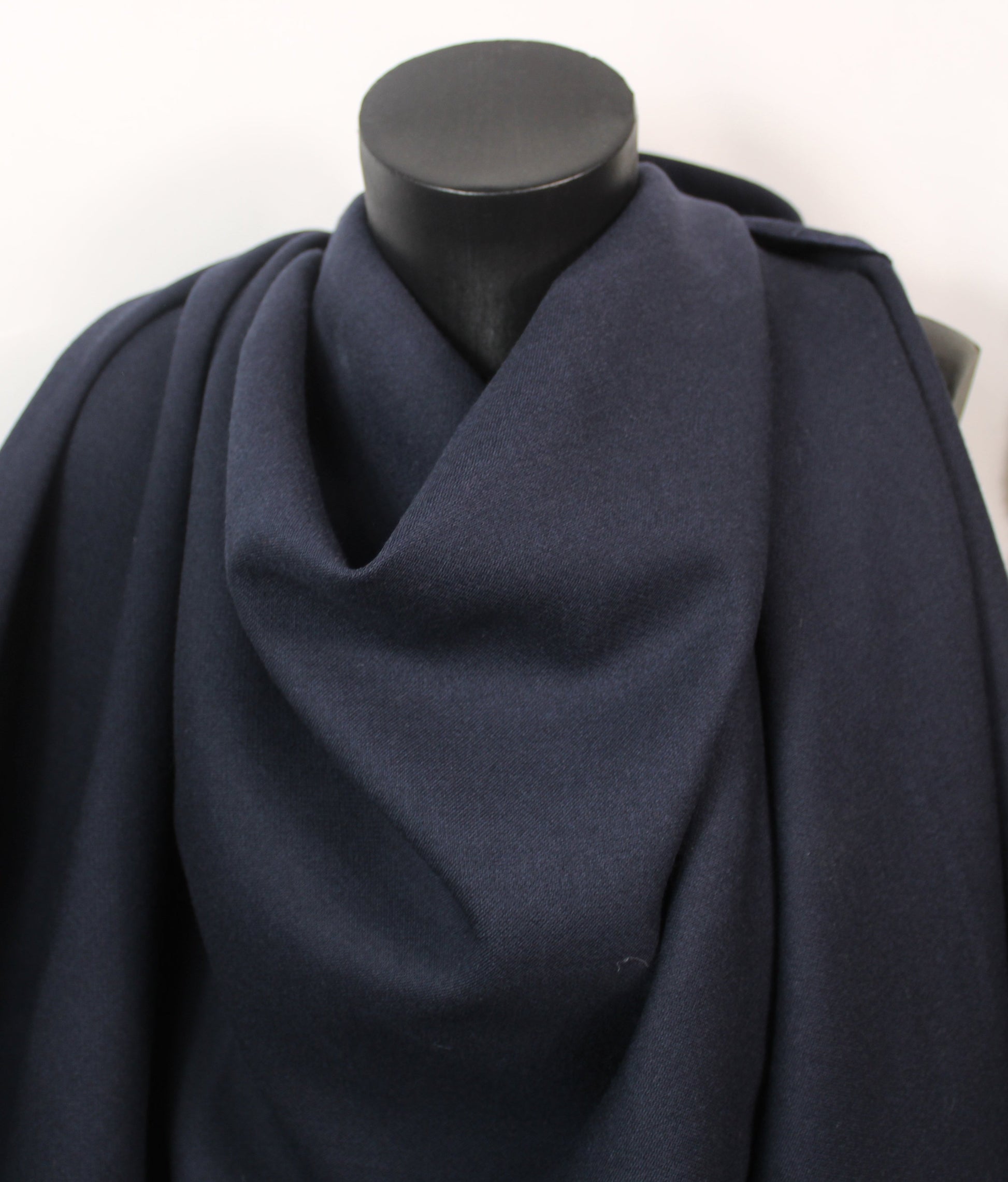 Tissu double crêpe de laine - bleu marine - photo 4/4 | So Tissus