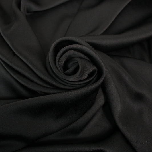 Tissu crêpe envers satin japonais - noir - photo 1/4 | So Tissus
