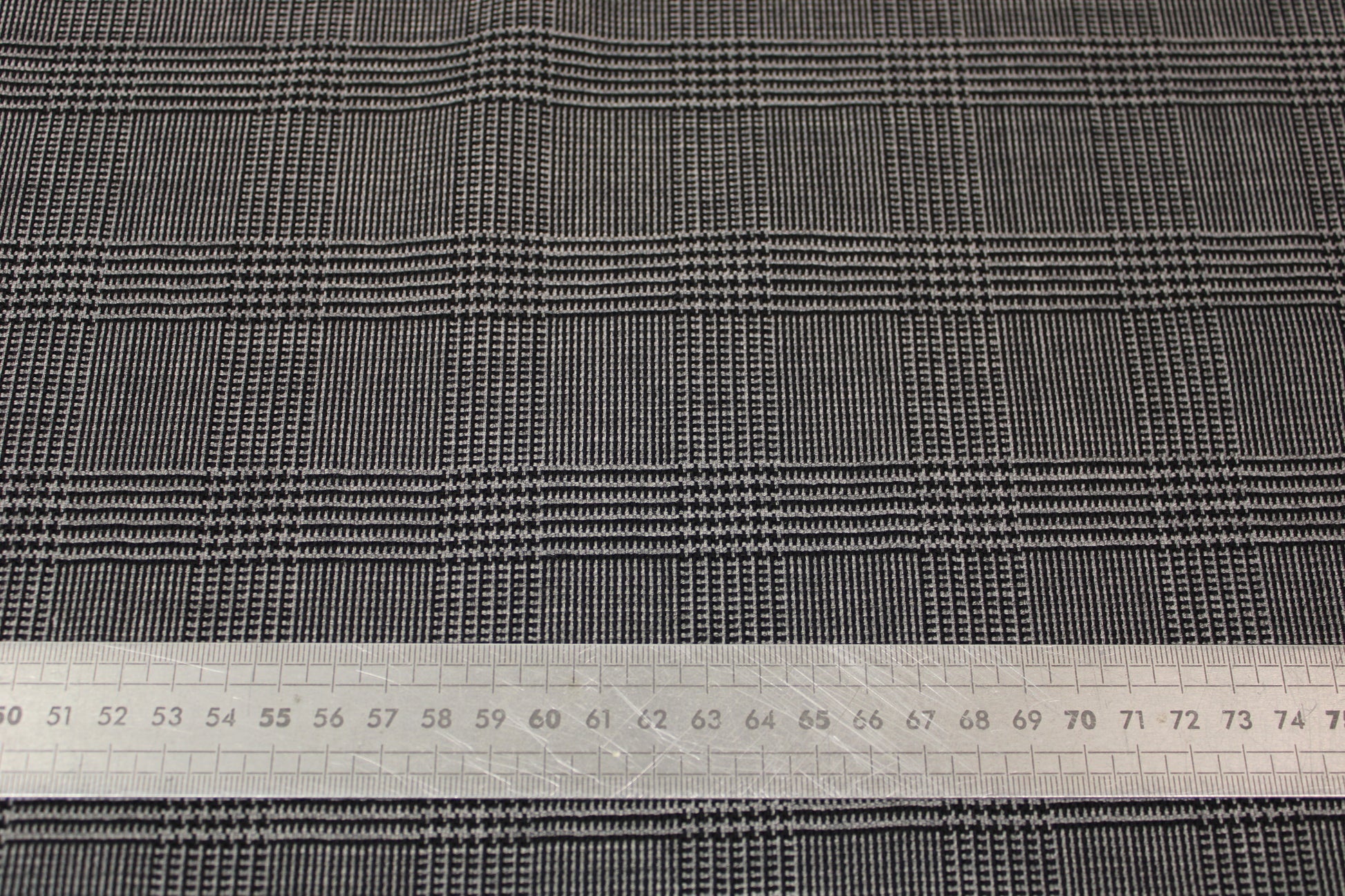 Tissu crêpe de laine - prince de galles - gris et noir - photo 5/5 | So Tissus