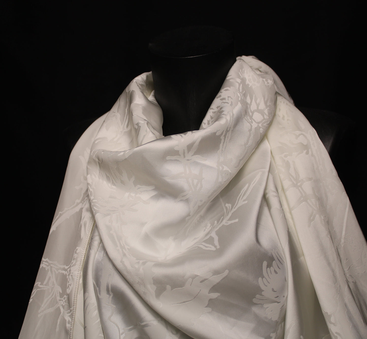 Tissu jacquard viscose - motif chardon - blanc - photo 4/5 | So Tissus