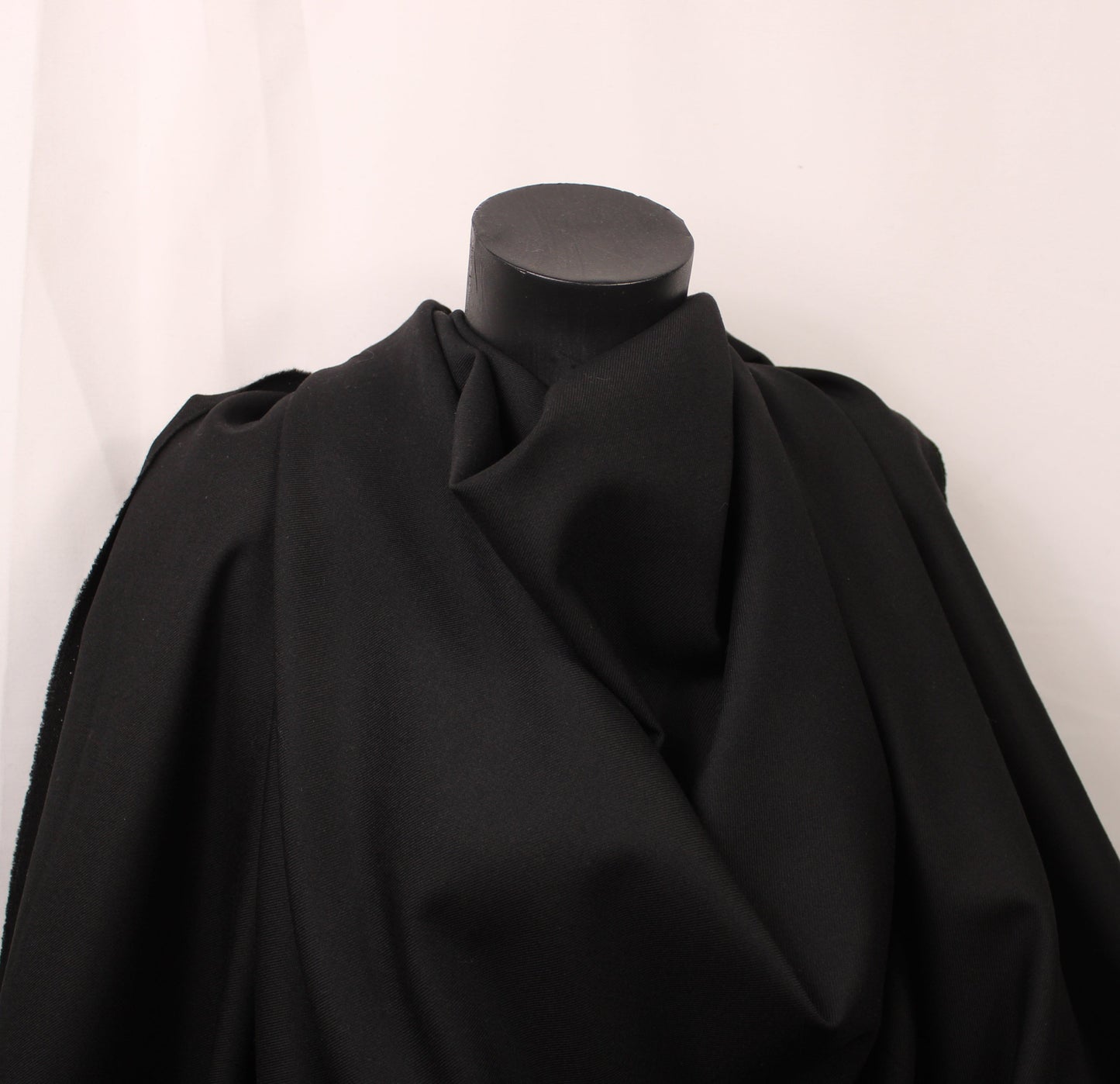 Tissu sergé de laine prestige - noir - photo 4/4 | So Tissus