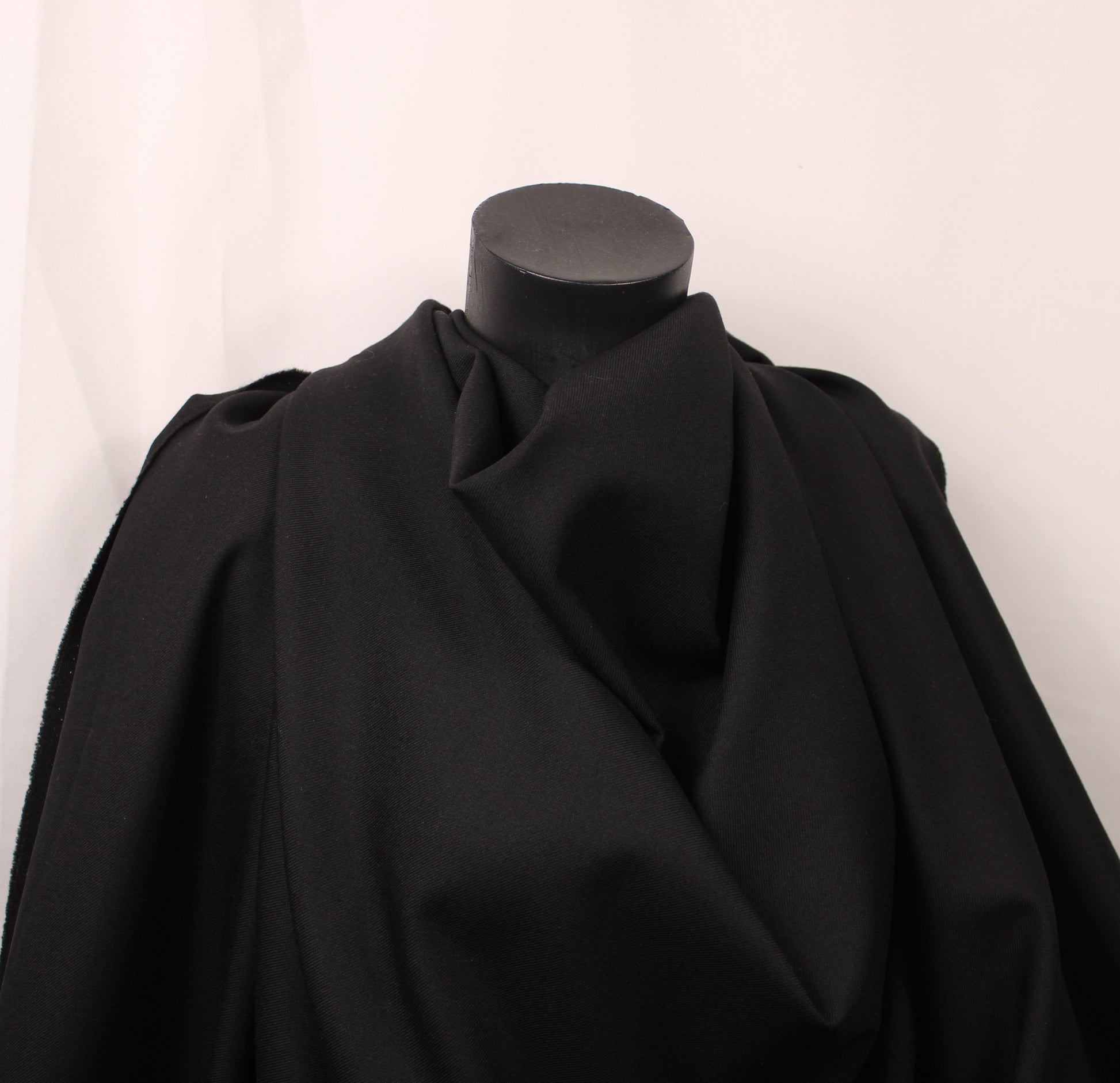 Tissu sergé de laine prestige - noir - photo 4/4 | So Tissus
