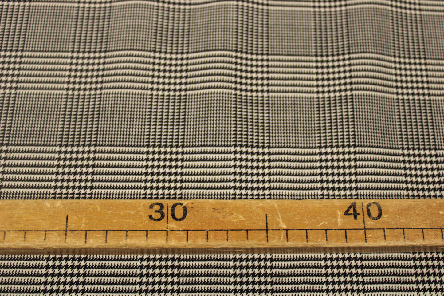 Tissu crêpe de laine - prince de galles - noir et blanc - photo 5/5 | So Tissus
