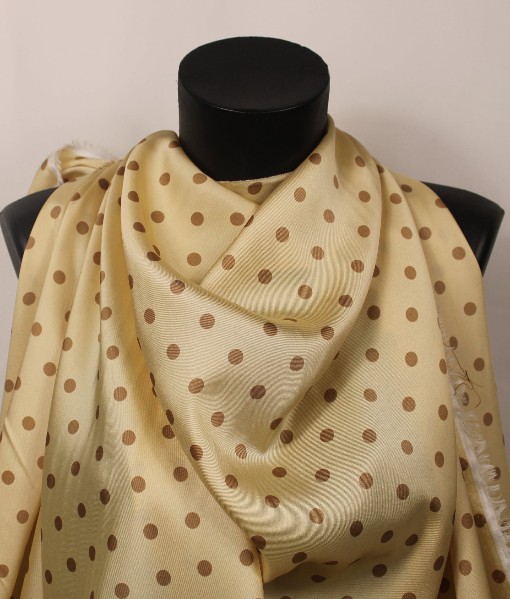 Tissu twill - à pois - vanille et marron clair - photo 4/5 | So Tissus