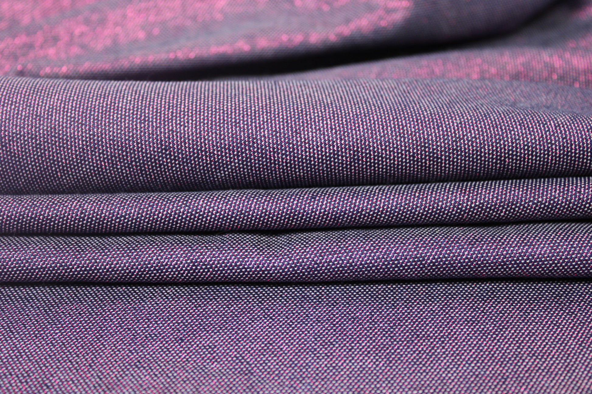 Tissu denim irisé - ton rose - photo 2/4 | So Tissus